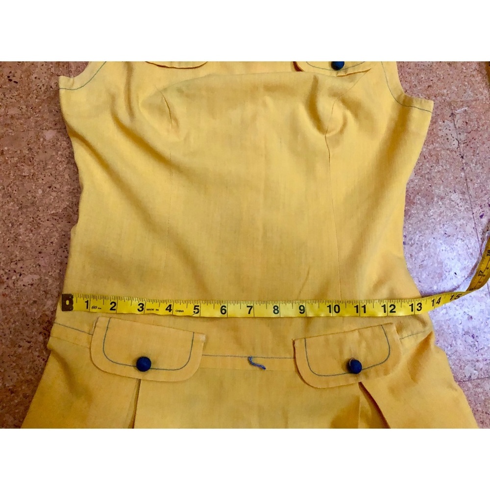 Adorable 🥰 Vtg Yellow dress w pleats - Picture 9 of 10